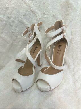 IDIFU White Strappy Peep-Toe Platform Heels